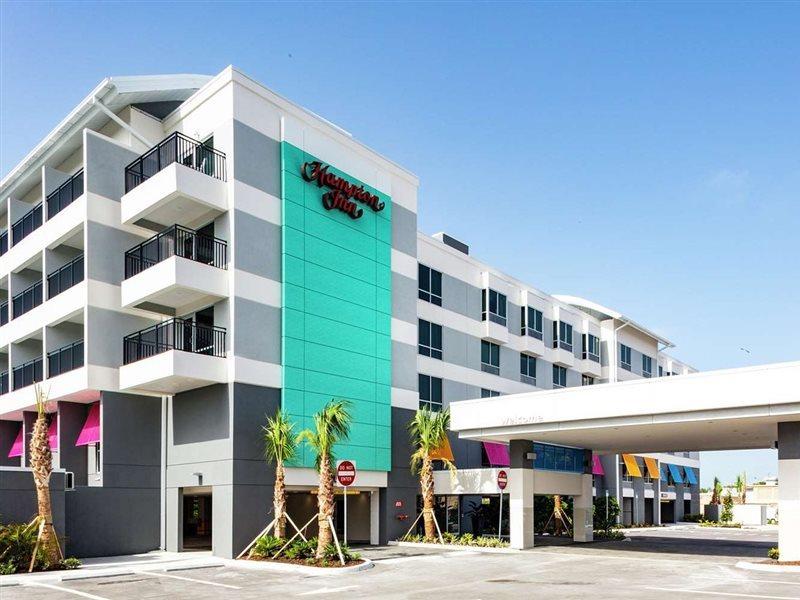 Hampton Inn Dunedin, Fl Buitenkant foto